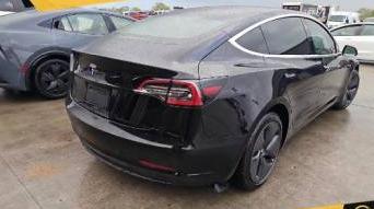 TESLA MODEL 3 2019 5YJ3E1EA0KF399275 image